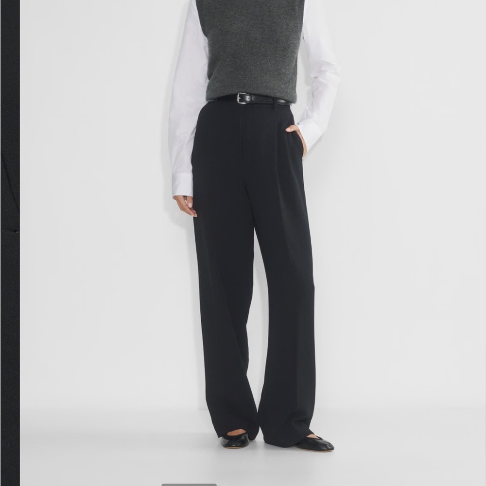 Aritzia The Effortless Pant - Picture 3 of 5